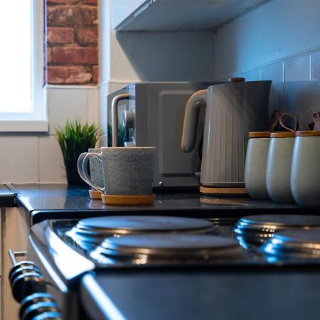 Flat 1 - King Bed, Parking, Workspace, Wi-Fi, Corporates Nottingham Bagian luar foto