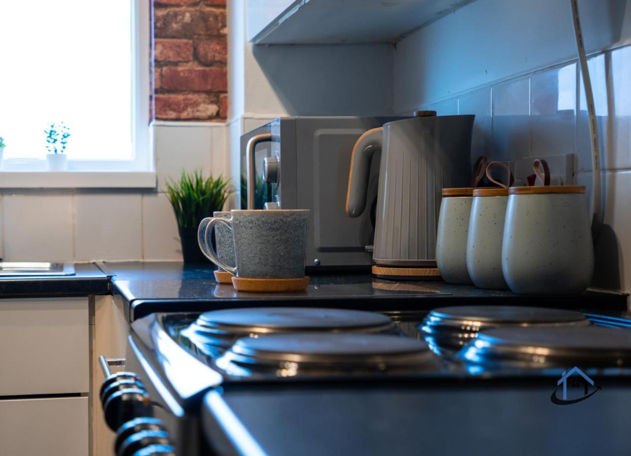 Flat 1 - King Bed, Parking, Workspace, Wi-Fi, Corporates Nottingham Bagian luar foto