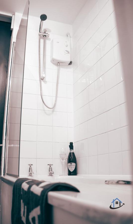 Flat 1 - King Bed, Parking, Workspace, Wi-Fi, Corporates Nottingham Bagian luar foto