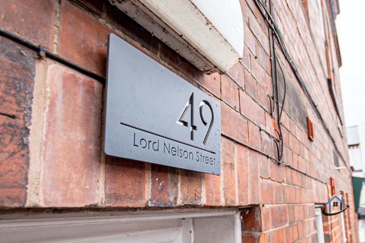 Flat 1 - King Bed, Parking, Workspace, Wi-Fi, Corporates Nottingham Bagian luar foto